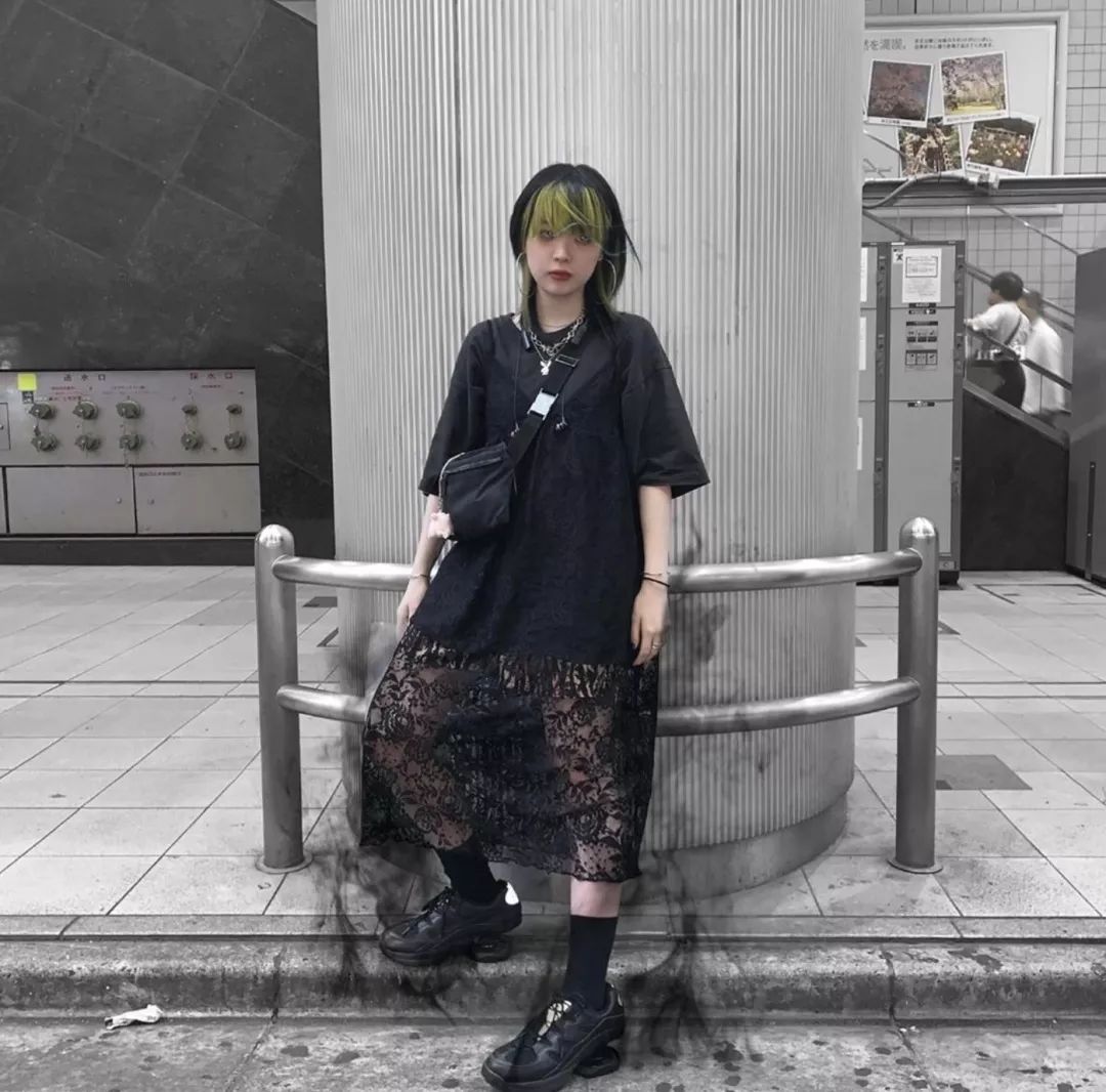 在皮鞋和球鞋之间摇摆的我们，终于找到了最佳选择