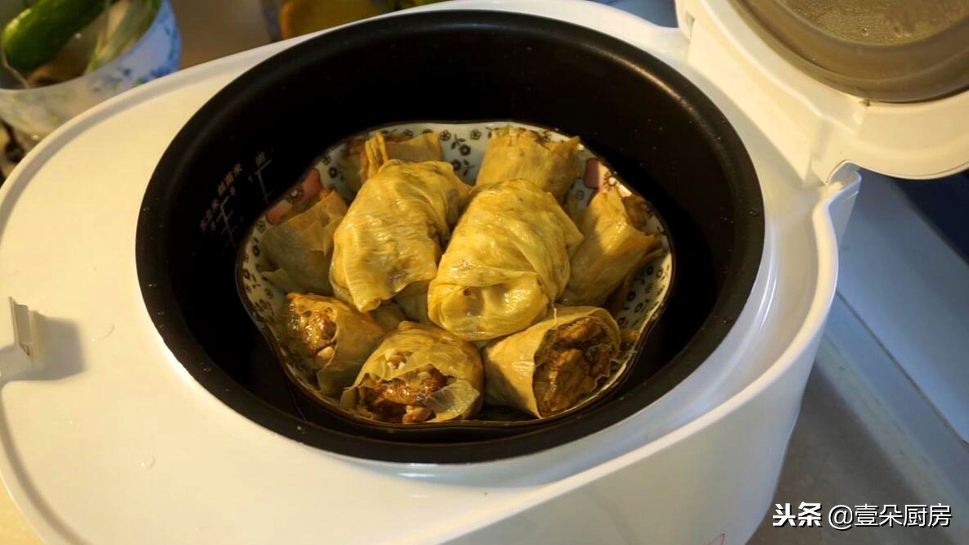 怎样用电饭锅不加一滴水炖排骨,如何用电饭煲做排骨好吃