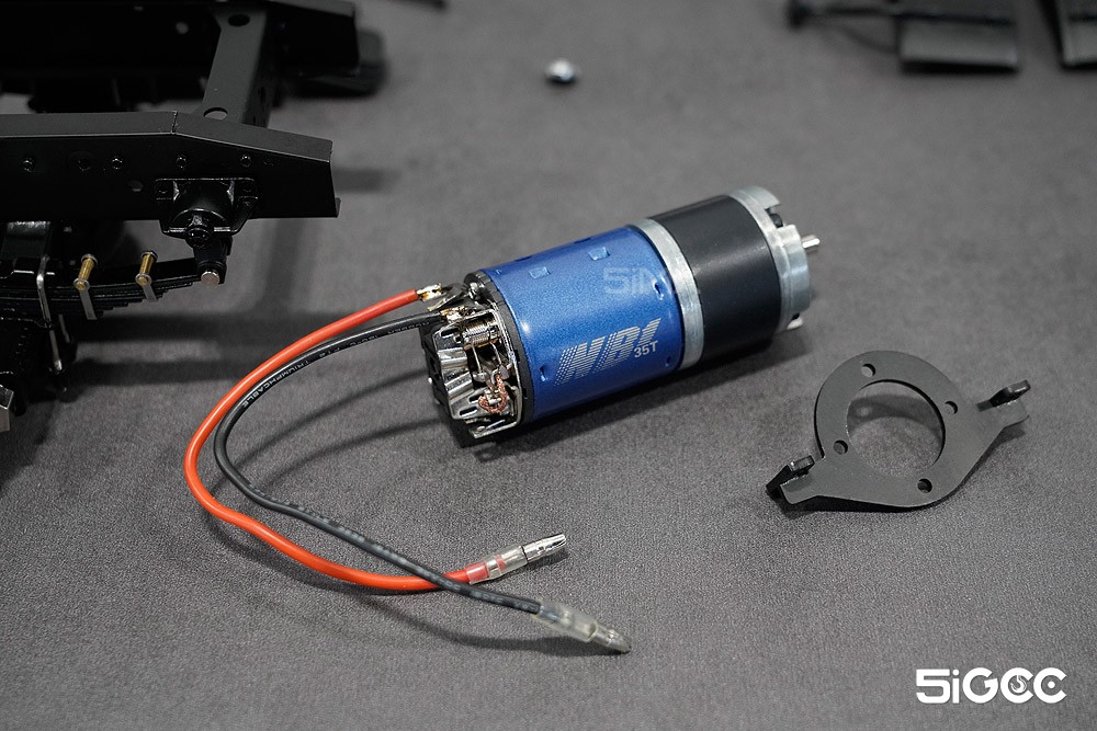 组装f2000拖头,组装f2000卡车模型