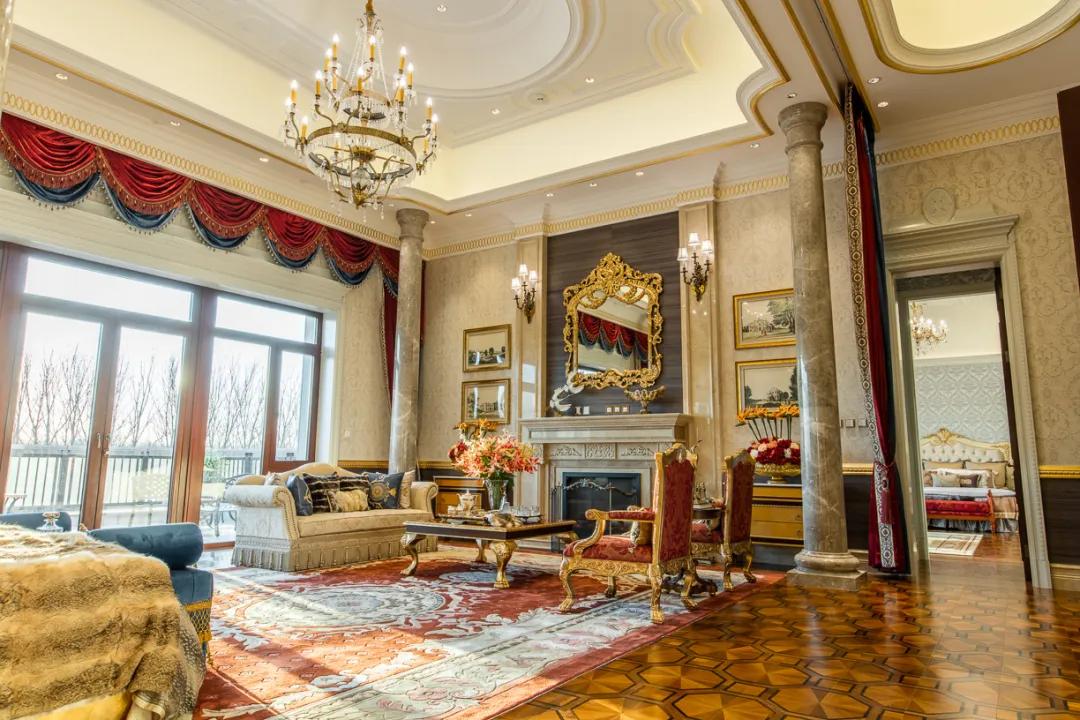 开法拉利拉法、保时捷918和迈凯伦p1的人都住啥样的豪宅？