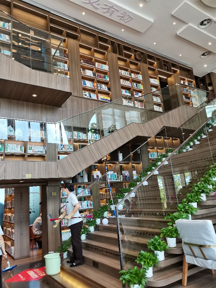 曲江新鸥鹏属于哪个地产公司,北海曲江新鹏城房价