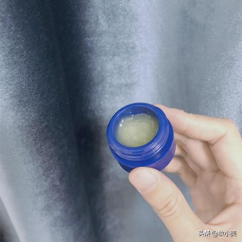 凡士林草莓润唇膏,9款唇膏谁最加倍持久