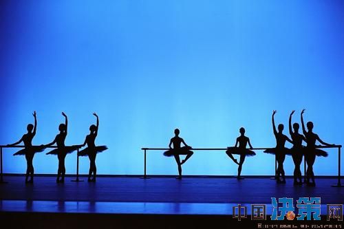 鎴樻枟姘戞棌鑺暰,鑿叉媺鏍兼厱鑺暰鎯呯粨