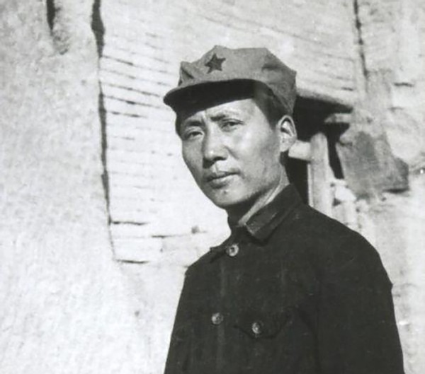 吃苦耐劳、大难不死，在外国记者*诺斯**眼中，毛主席是个怎样的人？