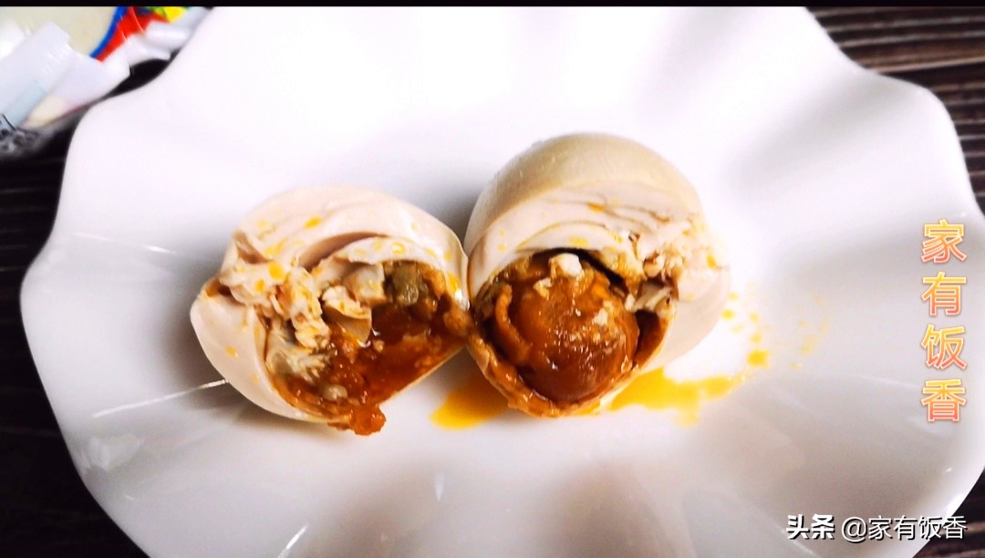 用黄泥腌制咸鸭蛋的最佳方法,黄泥咸鸭蛋腌制多久可以吃