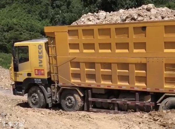 陷车最简单的解决方法,陷车怎么自救最有效