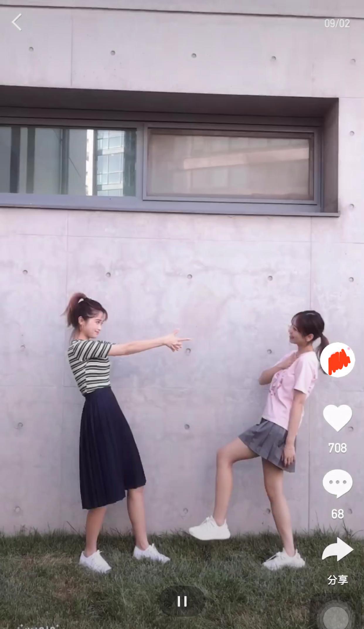 当你学会了闺蜜的拍照方式时,闺蜜拍照日常姿势两人