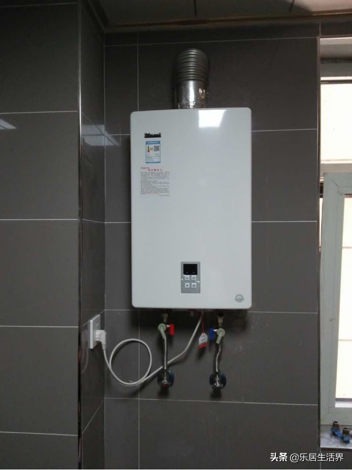 燃气热水器和电热水器哪个更实用,燃气热水器与电热水器哪个好用