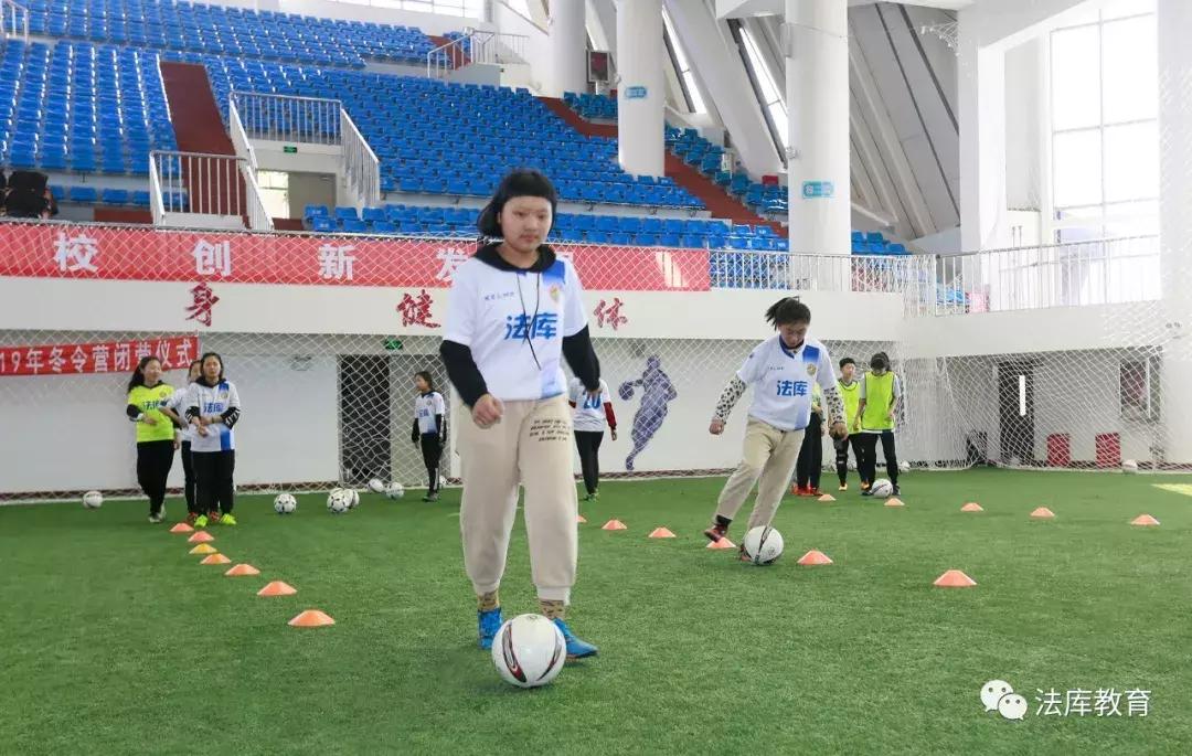 东湖二中足球,二年级足球队冬训