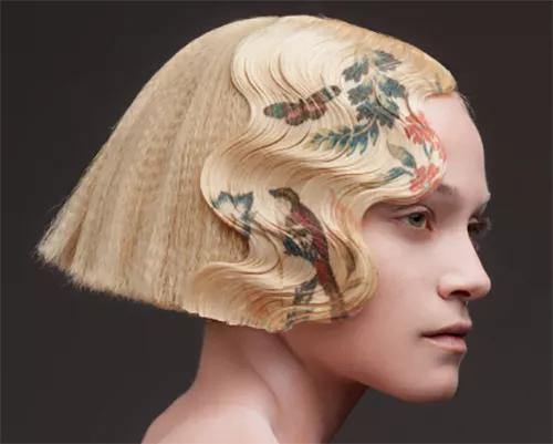 国外发型设计师剪头发,理发师给人设计发型变得好漂亮