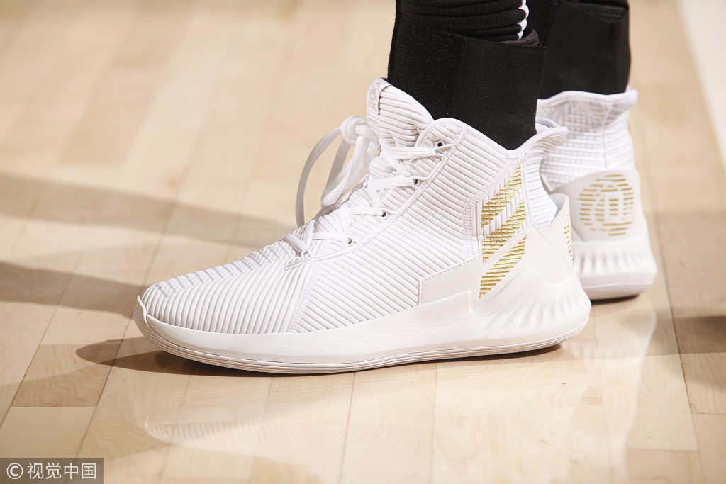 韦德的最新战靴,盘点nba上脚球鞋欧文