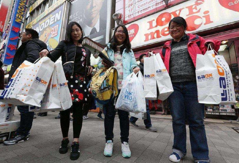 中国游客不给小费被打,中国游客不交小费