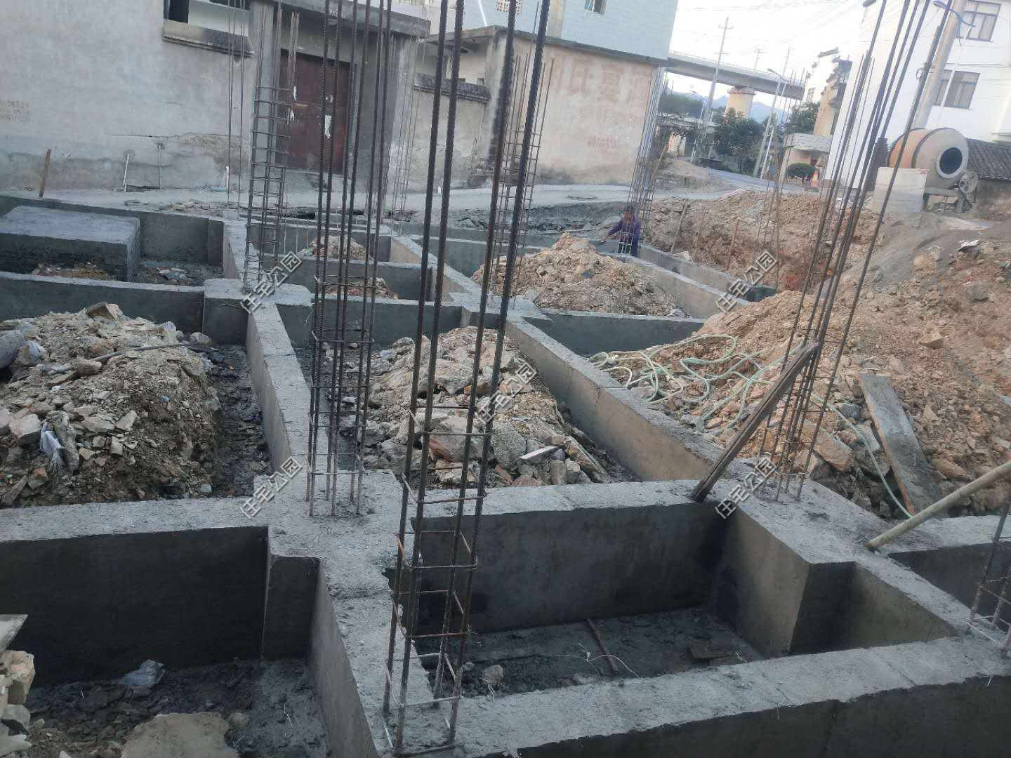 农村建房得多少吨水泥,农村建房用水泥多少钱一方