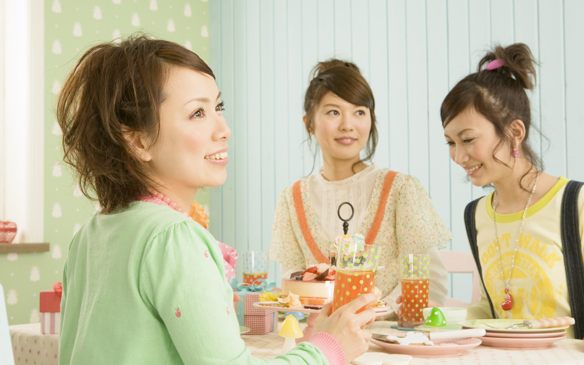 亲戚之间永远不要谁瞧不起谁,亲戚朋友要相互来往才是人情