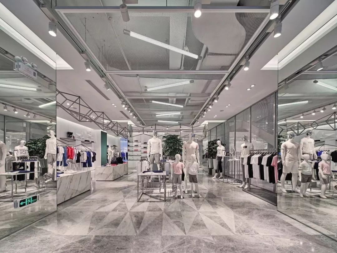 雅戈尔服装业务现状,雅戈尔服饰历年营业额