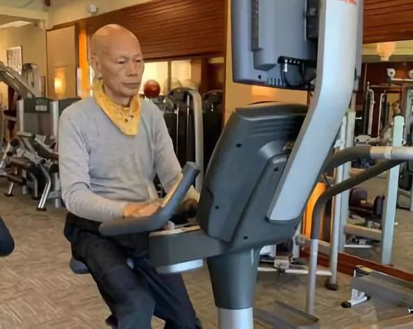 33次电疗,花费近千万!羽坛名将李宗伟:抗癌真的太痛苦了