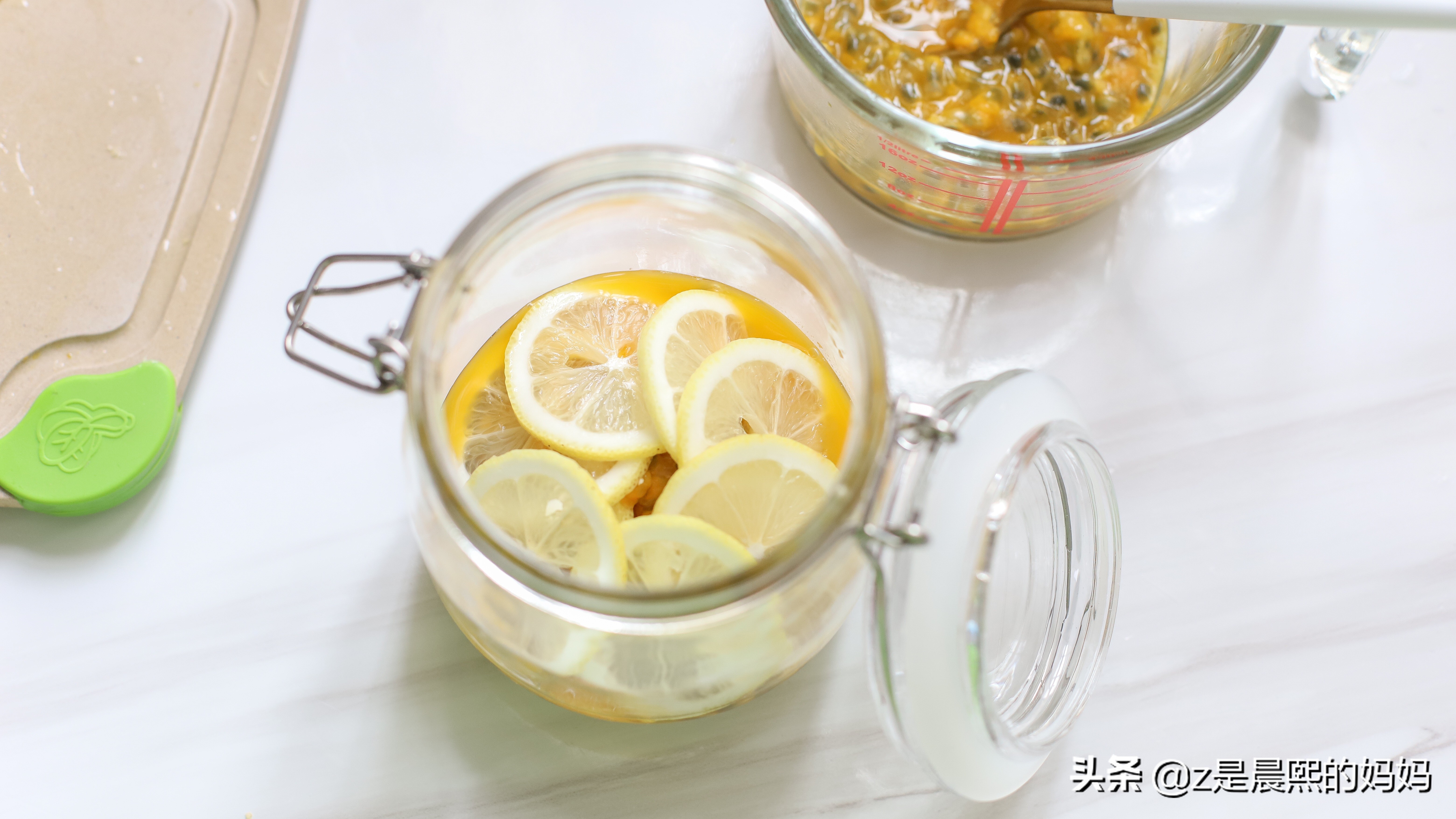 vc柠檬百香果,用柠檬和百香果怎么做果汁美白