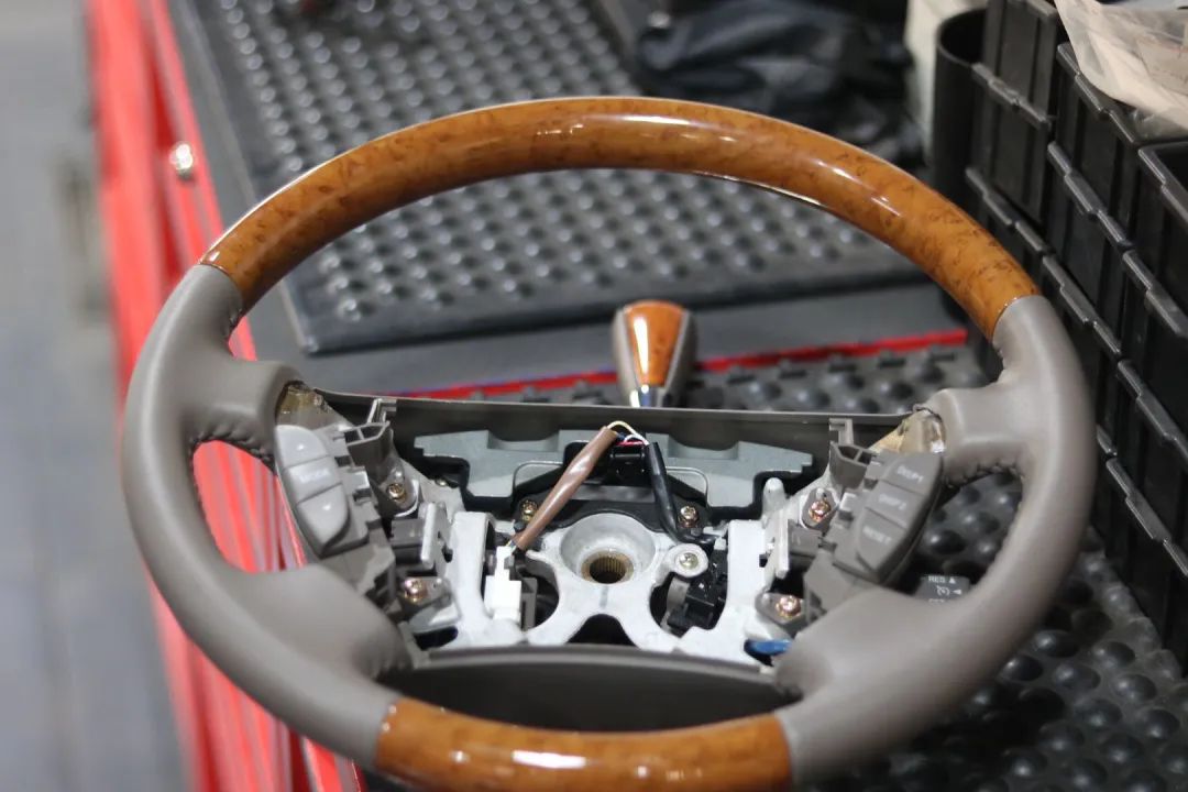 怪兽修车:翻新一辆2005年凌志LS430,当年百万经典车,满血复活