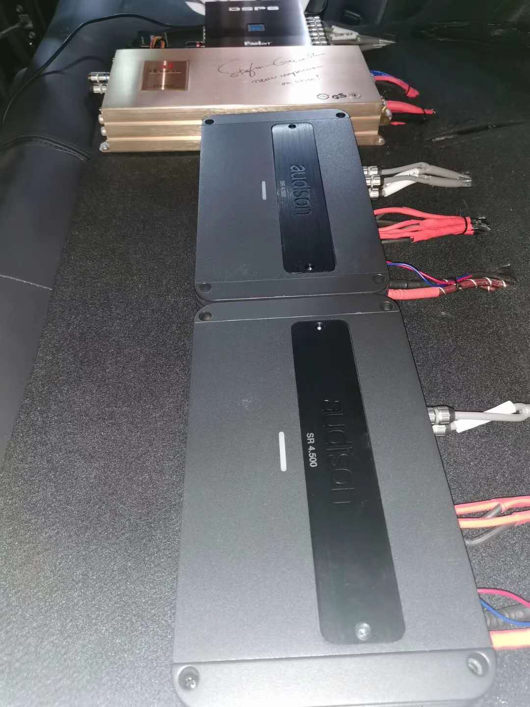 锐志改装音响多少钱,05丰田锐志原车音响