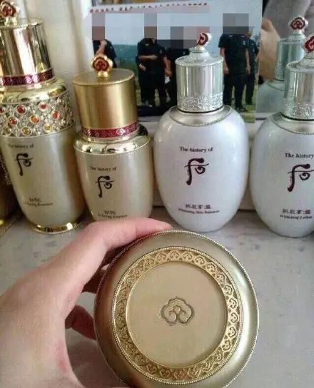 隐藏式梳妆台你见过吗,别人的梳妆台照片