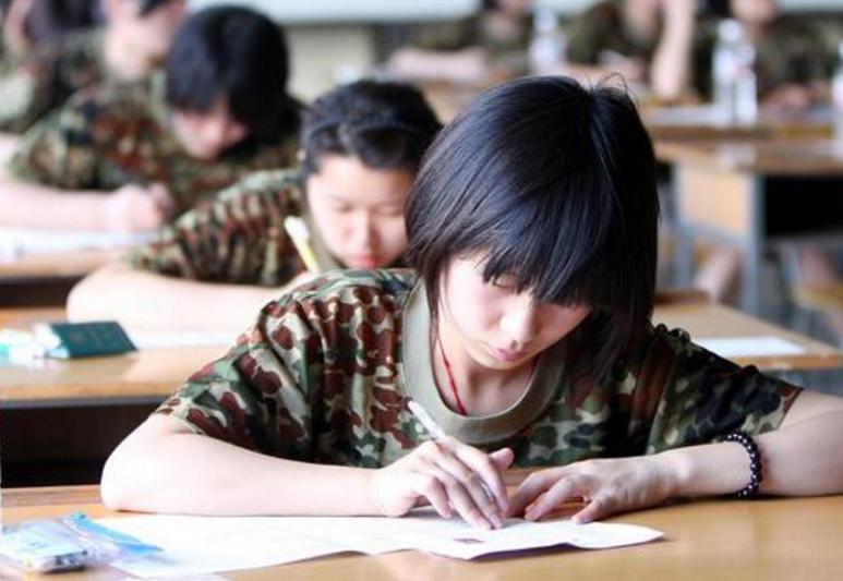 大学生当兵报名没选上会怎么样,大学生考军校没考上怎么办