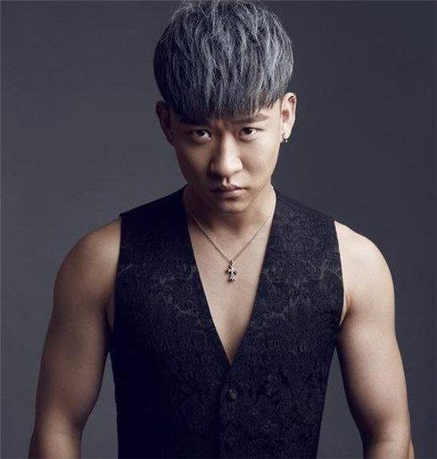 曹云金离开时郭德纲发生了什么事,曹云金拜师郭德纲下跪了吗