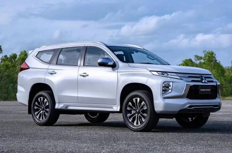 三菱帕杰罗速跑3.0越野视频,2020款三菱帕杰罗8速超选四驱