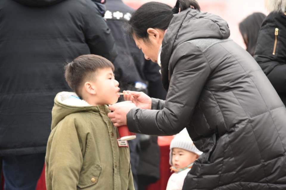 喂你吃颗鱼丸——湘湖冬日里最质朴的感动（尼康28-300）