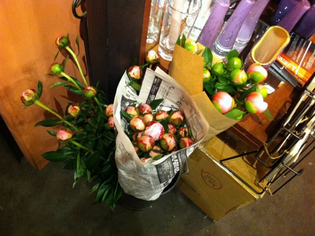 开在茶铺里的花店,开在花店里的咖啡店