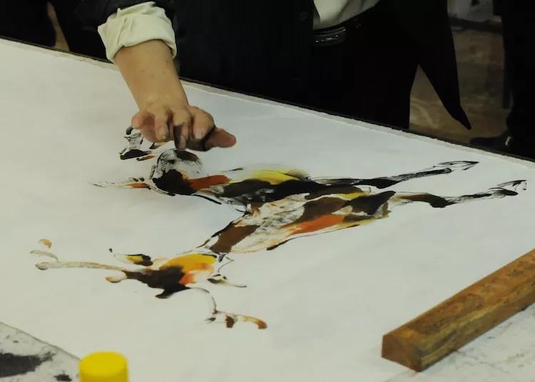 掌上乾坤指间生花世界级艺术家-贾同辉的“指墨”风釆