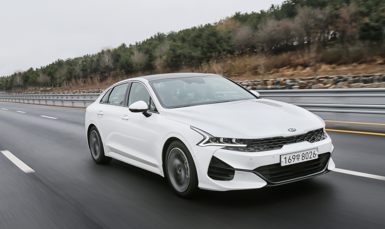 最新款起亚k5驾驶感受,全新起亚k5重回颜值巅峰