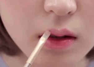 用了上百只润唇膏，Blistex小蓝罐最鸡肋，曼秀雷敦性价比？