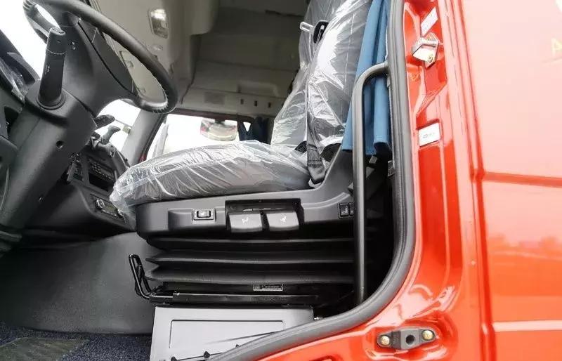 解放j6p最新款2.0有哪些安全配置,解放j6p420牵引车自重多少