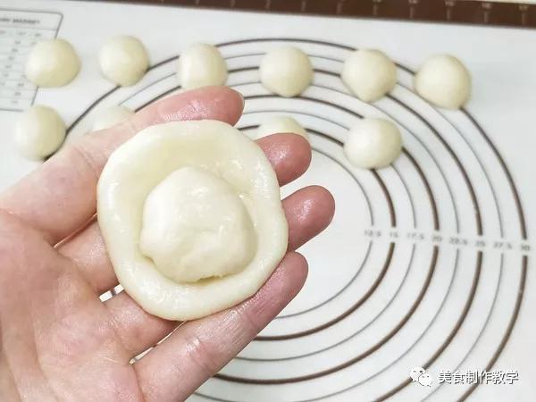 老爸的食光鲜花饼的做法,发面玫瑰花饼的美食做法