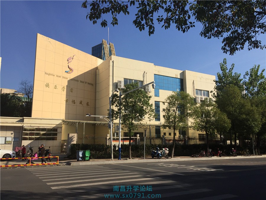 走进校园小学生们的笑容天真烂漫,走进南昌红谷滩新区实验学校