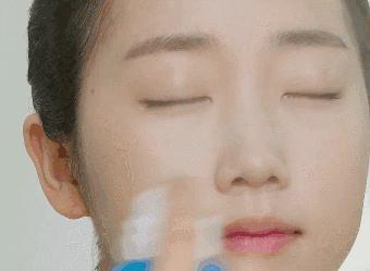 舒缓补水喷雾滋润肌肤细致,改善面部干燥补水喷雾