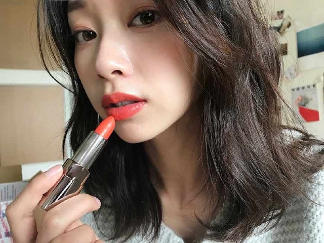 适合素颜的大牌口红豆沙奶茶色号 (哪个口红色号适合素颜又提气色)