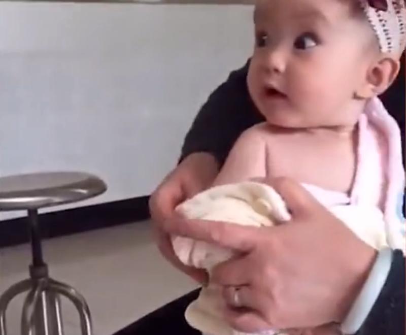 可爱萌娃打预防针,萌宝打针前听到哭声