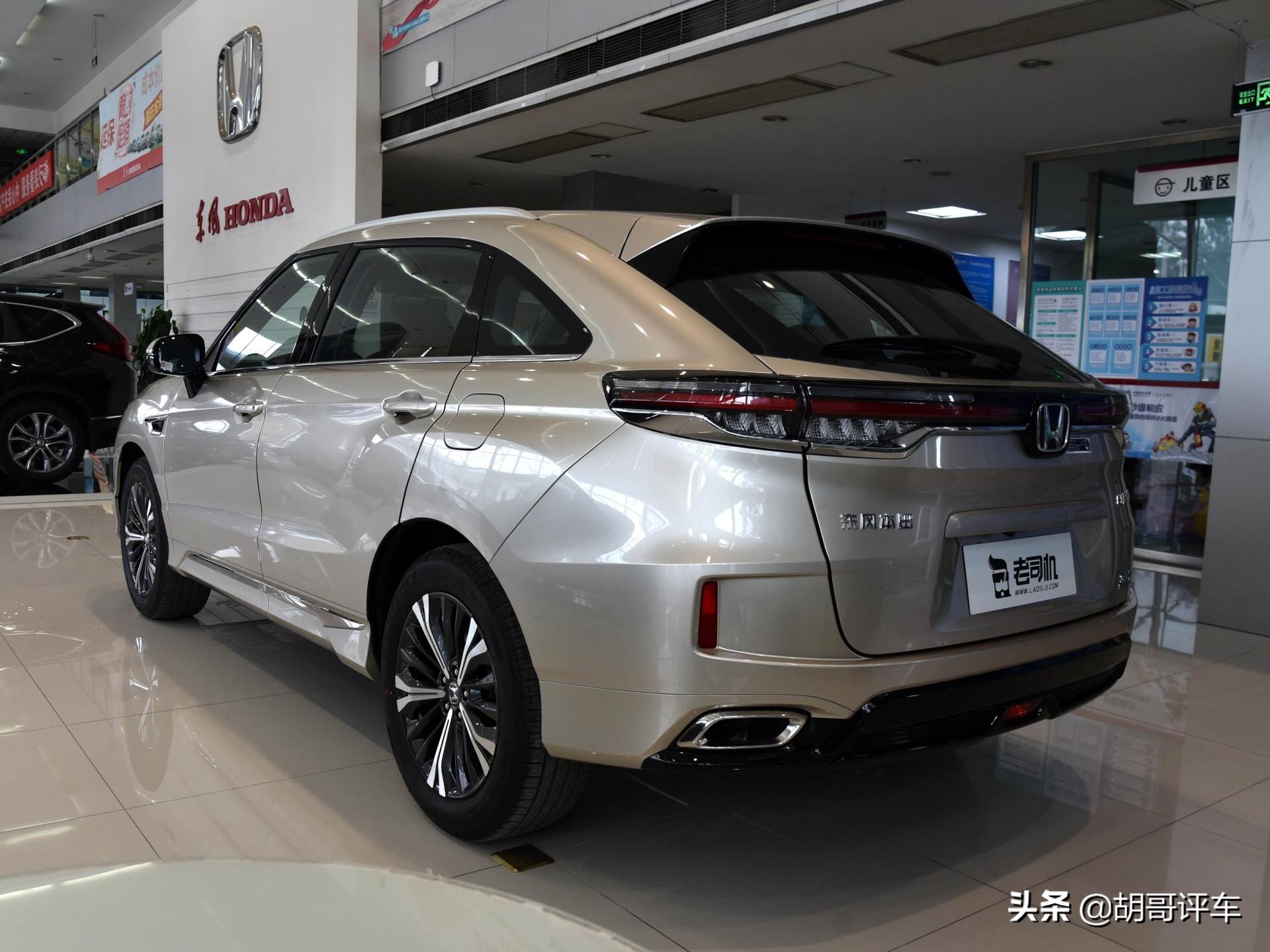 2020款本田ur-v四驱顶配白色,新款本田urv空间加大了吗