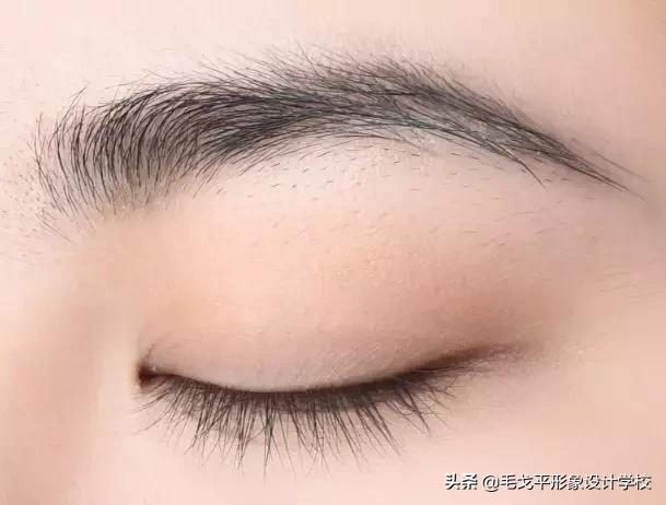 快速学会睫毛夹翘的技法视频教程,手把手教粘睫毛视频