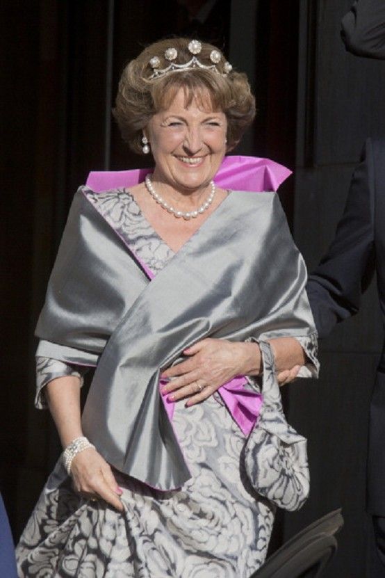 珍珠泪王冠,珍珠泪王冠戴安娜