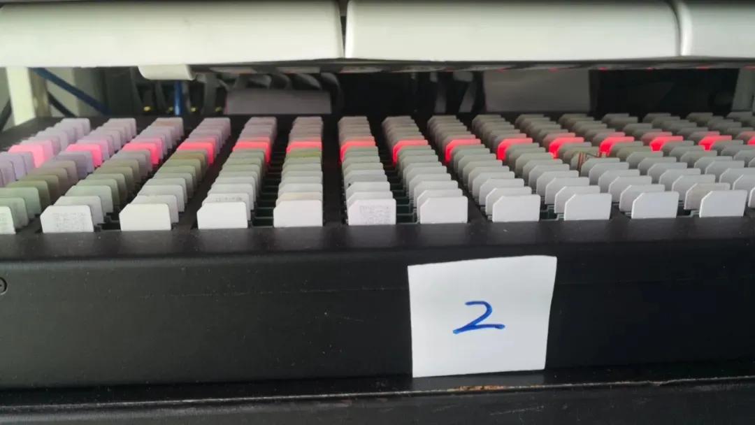 一条绳上的“卡商”“号商”，谁也别想跑