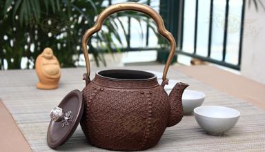 上海一家工厂制造一批铜龙,卖到海外,竟成畅销产品