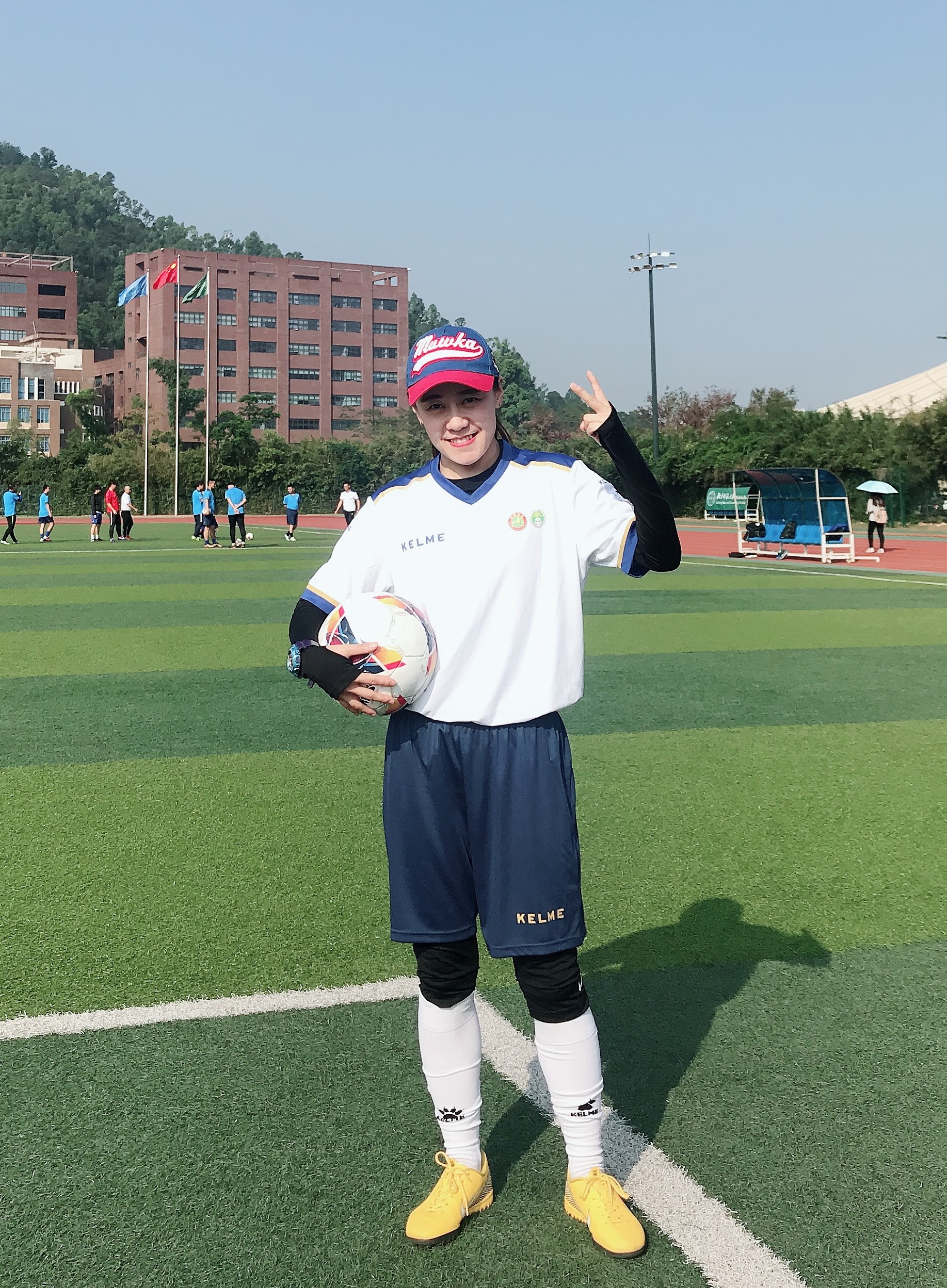 我不是Teacher莎，我是热爱在足球场上挥洒汗水的王莎莎