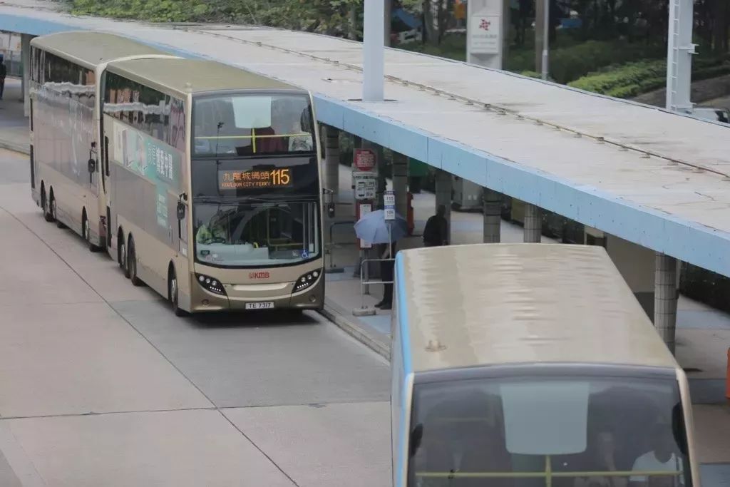 去香港怎么订机票最省钱,去香港旅游攻略最新消息