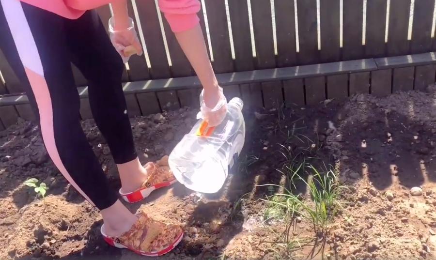 李兰迪身材消瘦格子西装率性十足,李兰迪私下穿衣搭配