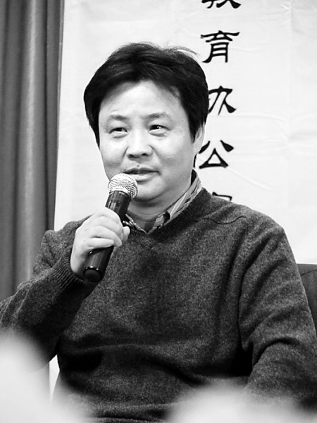 余华《许三观*血卖**记》:我们无法决定出身,但能决定怎样活着