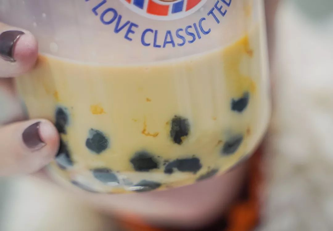 告别东方明珠、城隍庙，来上海这家暗藏100只泰迪的奶茶店