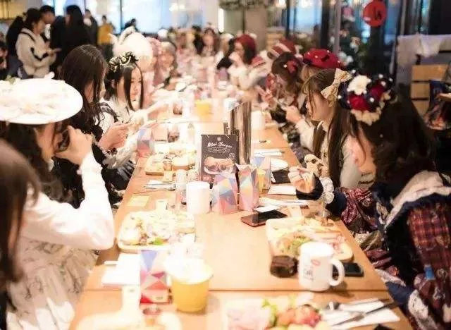 炒鞋赚钱月入百万,炒鞋的致富手段