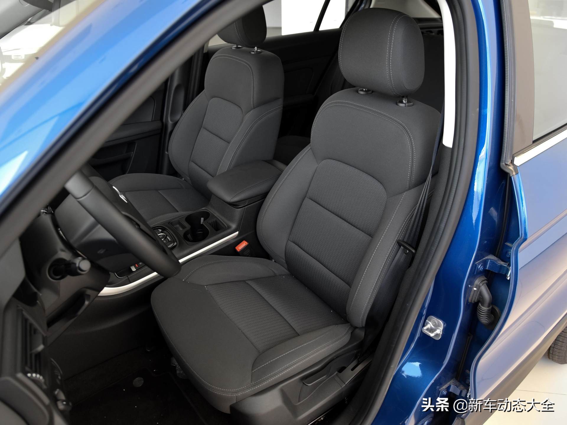 6.6L油耗1.6T精品SUV,配置不错皮实耐用,实拍观致5